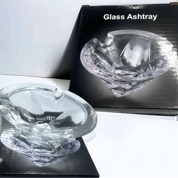 Home Decor l Glassware l Cigar Cigarette Ashtray, Jewelry Holder l New in Box - Picture 1 of 9